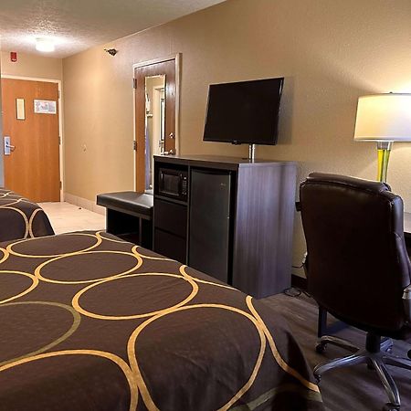 Super 8 By Wyndham Bellefontaine Hotel Exterior photo