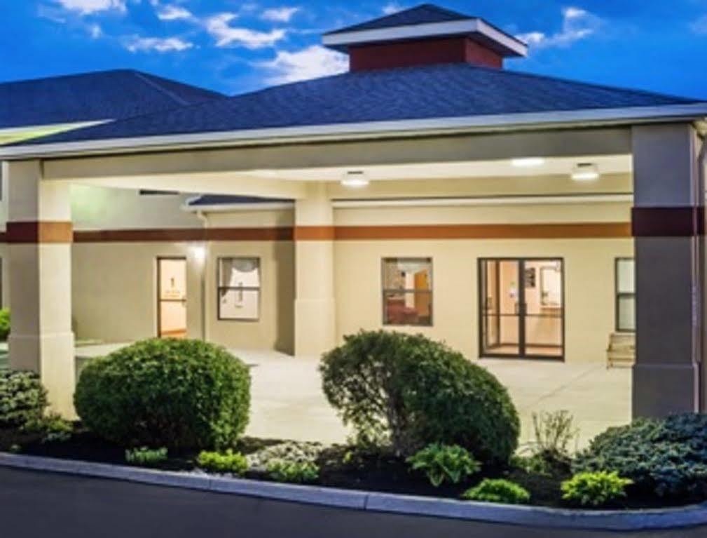 Super 8 By Wyndham Bellefontaine Hotel Exterior photo