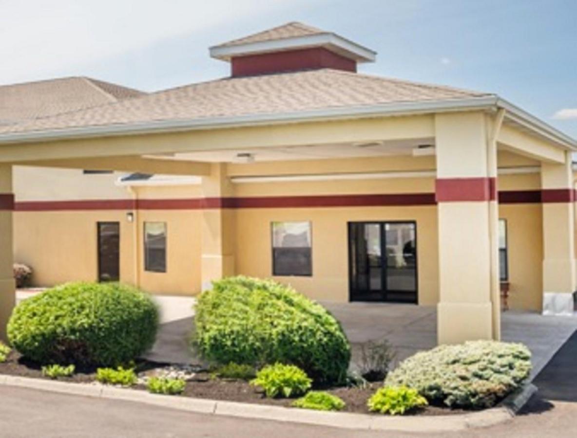 Super 8 By Wyndham Bellefontaine Hotel Exterior photo
